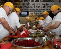 קבוצה מתחרה בסדנת הגיבוש